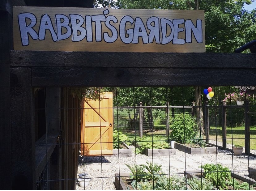 Rabbit's Garden sign